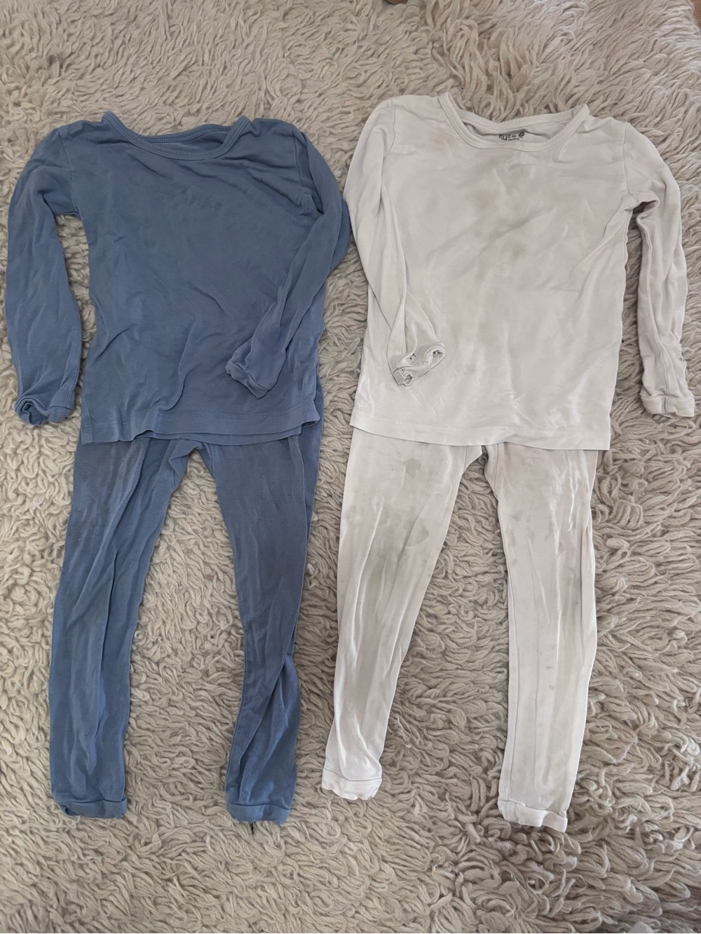 Kyte Baby | Long Sleeve Pajamas in Slate and Cloud | sz 2T